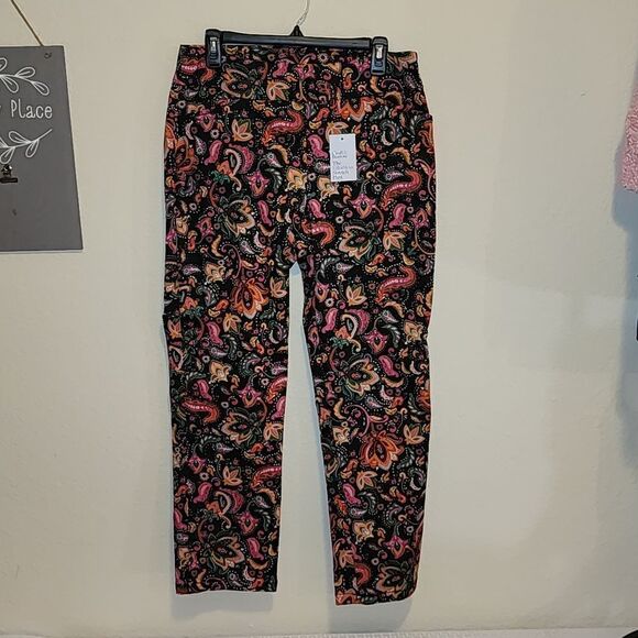 NWT Croft & Barrow 10 Short Stretch Paisley Pants - Picture 1 of 5